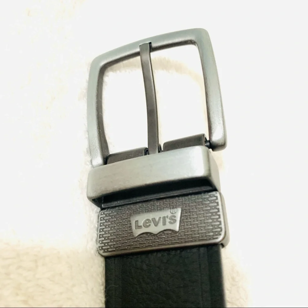 LEVI’S reversible Black/Brown leather belt 32/80